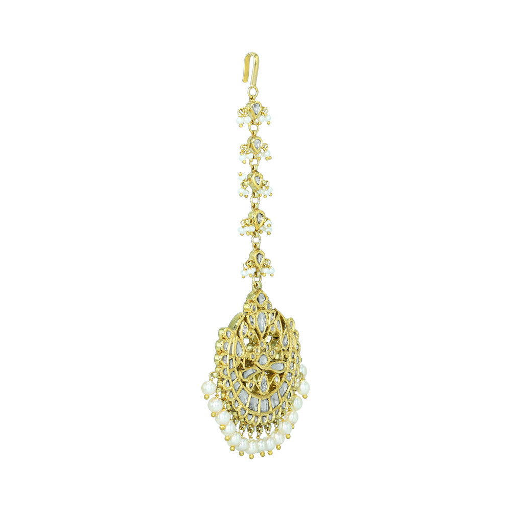 Graceful Polki Mangtikka with Pearl Drops and Intricate Design